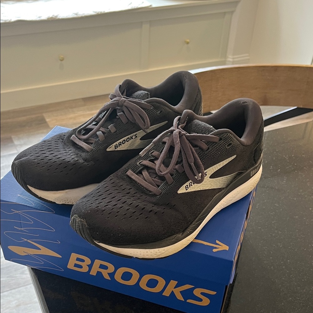 Brooks Charcoal Athletic Sneakers
